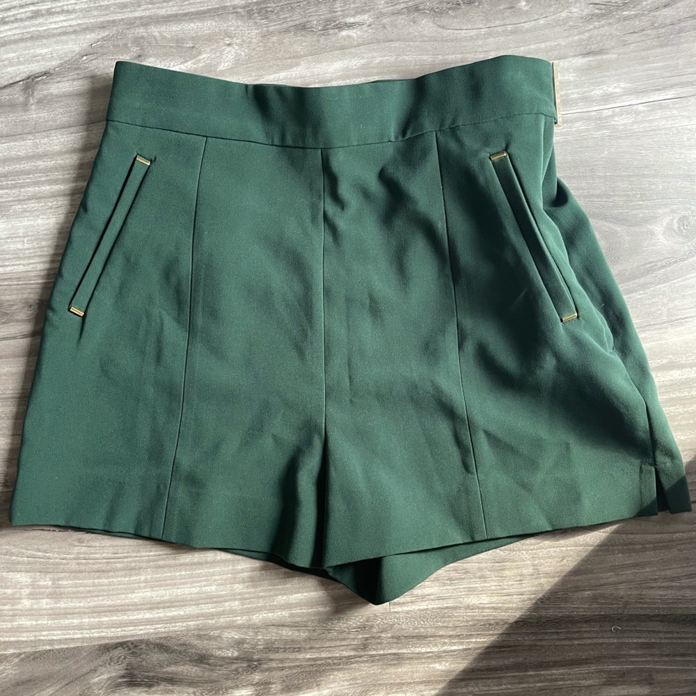 SHORT PANTS SIZE 8